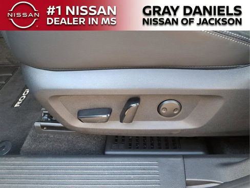 Certified 2025 Nissan Rogue Platinum w/ Platinum Premium Package image 13