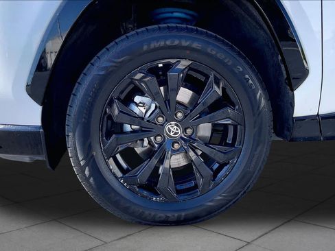 Used 2022 Toyota RAV4 XSE AWD/4WD image 10