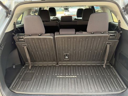 Used 2023 Toyota Highlander LE image 13