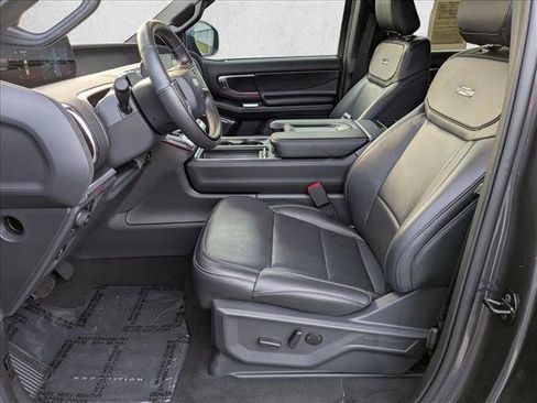Used 2025 Ford Expedition Platinum w/ Stealth Performance Package image 15