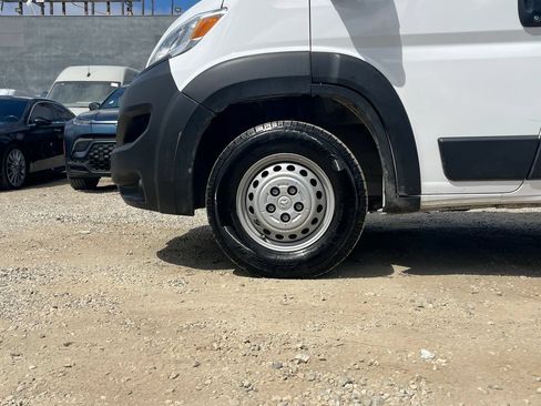 Used 2024 RAM ProMaster 2500 w/ Convenience Group FWD image 10