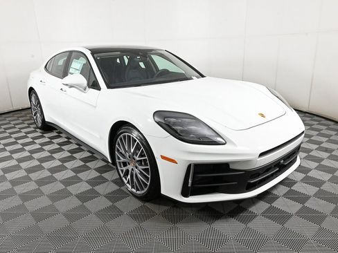 New 2025 Porsche Panamera 4 image 28