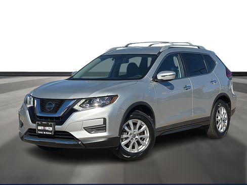 Used 2020 Nissan Rogue SV image 1