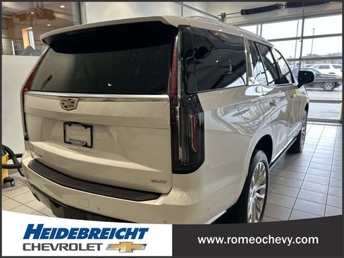 Certified 2024 Cadillac Escalade Premium Luxury w/ Performance Package image 4