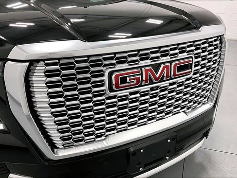 Used 2021 GMC Yukon Denali w/ Denali Premium Package AWD/4WD image 35