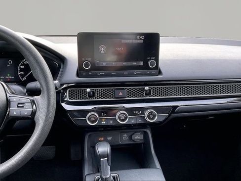 Used 2022 Honda Civic LX image 9