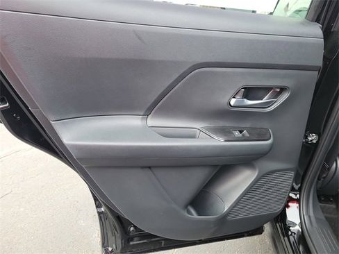 New 2026 Nissan Kicks SR w/ Cold Weather Package image 17