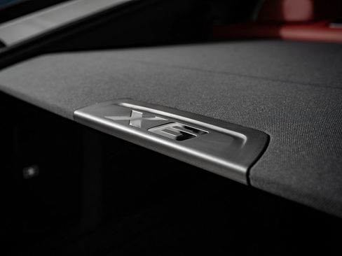 New 2026 BMW X6 xDrive40i w/ Climate Comfort Package image 24