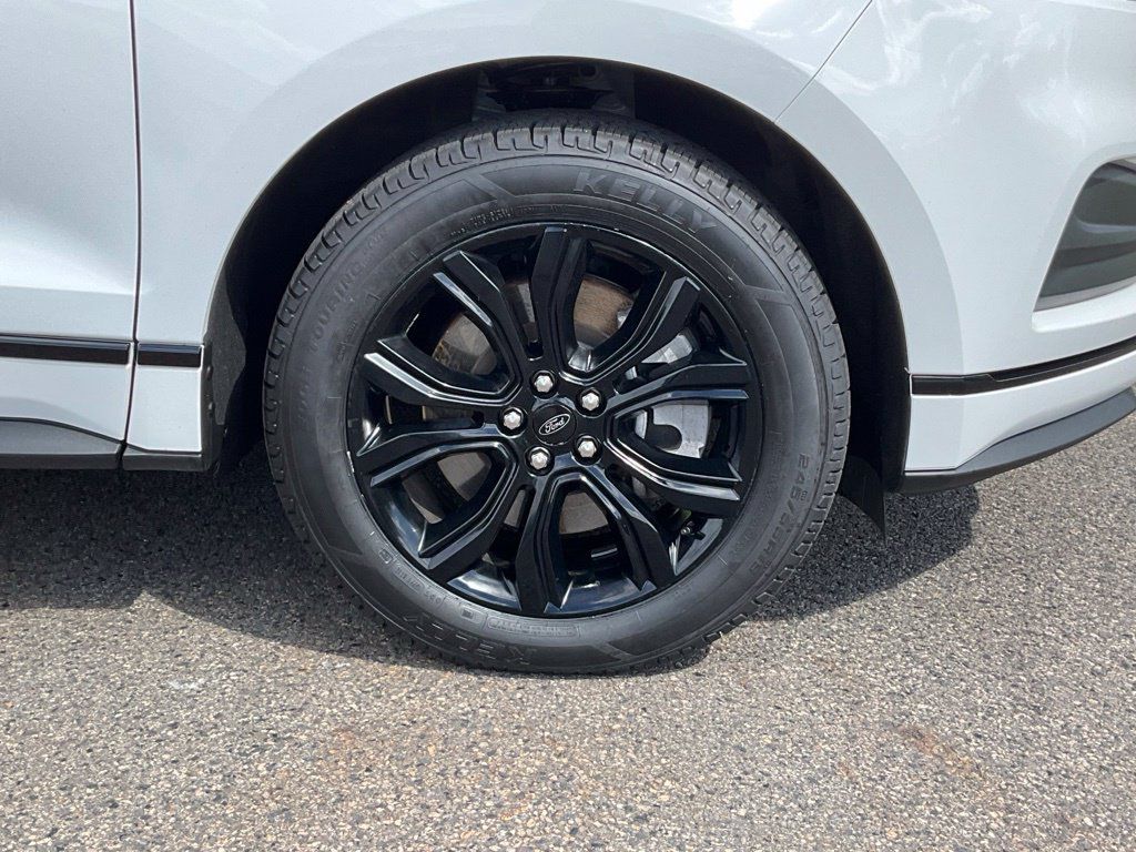 Used 2024 Ford Edge SE w/ Black Appearance Package AWD/4WD image 21