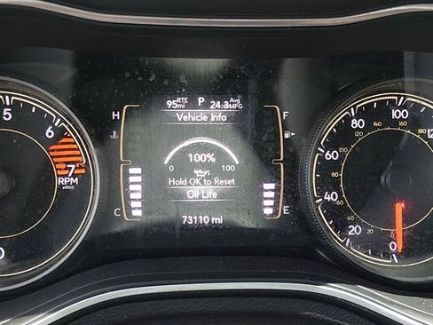 Used 2021 Jeep Cherokee Latitude Plus FWD image 18