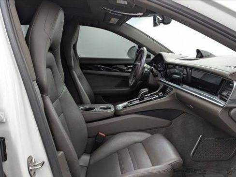 Used 2017 Porsche Panamera 4 AWD/4WD image 19