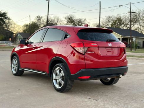 Used 2017 Honda HR-V LX image 7