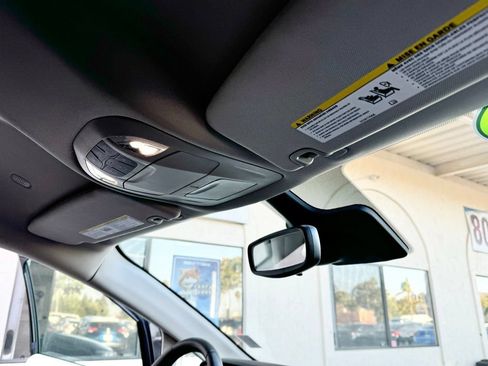 Used 2023 Chrysler Pacifica Touring-L FWD image 25