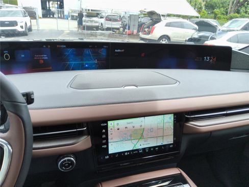 New 2026 Lincoln Navigator L Reserve AWD/4WD image 35