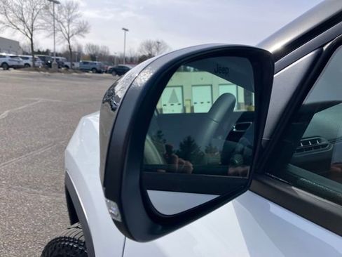 Used 2025 Jeep Compass Trailhawk image 22