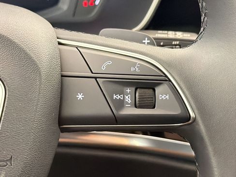 Used 2025 Audi Q3 2.0T Premium w/ Convenience Package image 29