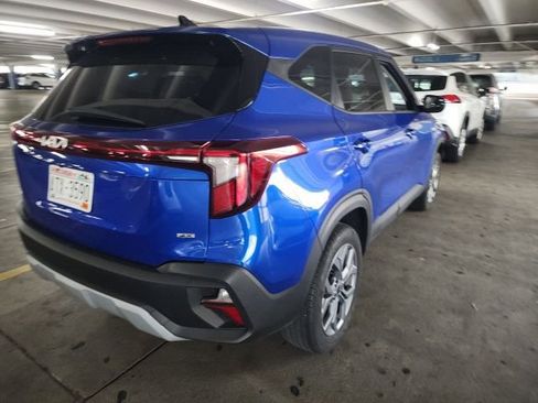 Certified 2024 Kia Seltos LX AWD/4WD image 2