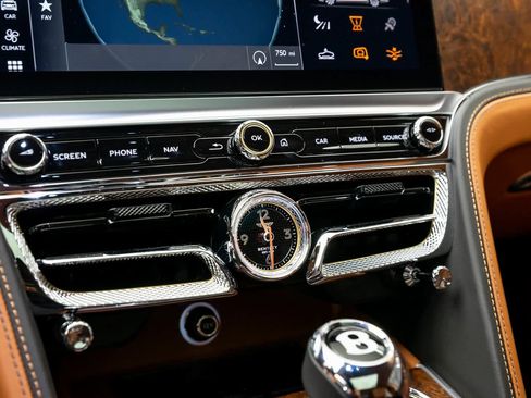 Used 2023 Bentley Flying Spur W12 image 37