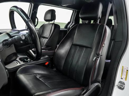 Used 2019 Dodge Grand Caravan GT FWD image 15