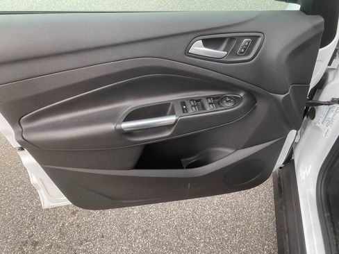 Used 2016 Ford C-MAX SE image 11