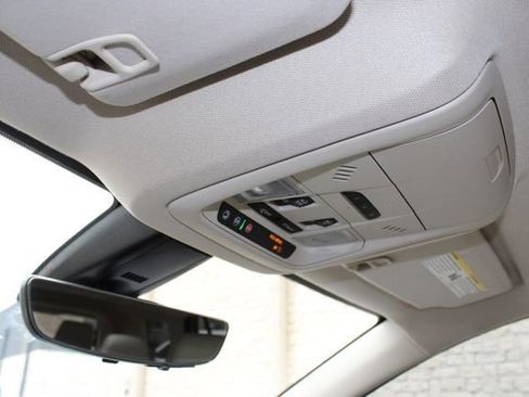 Used 2023 GMC Acadia Denali w/ Denali Technology Package image 31