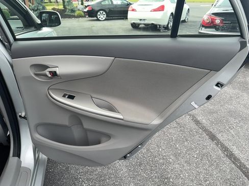 Used 2010 Toyota Corolla LE FWD image 20