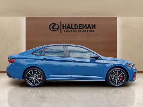 Used 2025 Volkswagen Jetta GLI Autobahn FWD image 7
