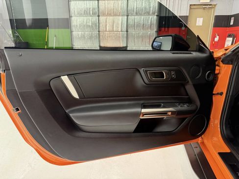 Used 2021 Ford Mustang Shelby GT500 w/ Technology Package image 23