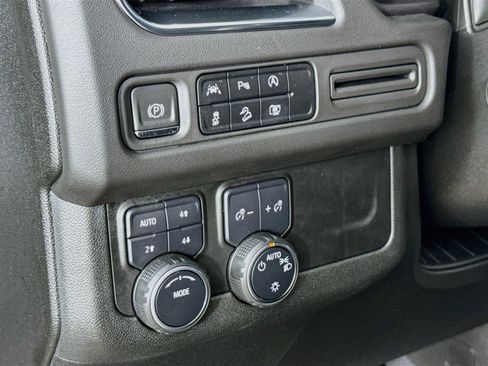 Used 2023 Chevrolet Tahoe Z71 w/ Luxury Package AWD/4WD image 16