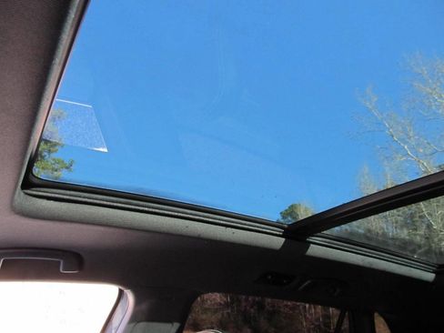 Used 2022 Volkswagen Atlas Cross Sport SE image 77