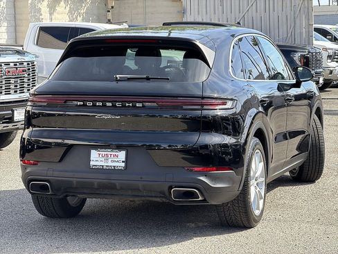 Used 2024 Porsche Cayenne AWD/4WD image 5