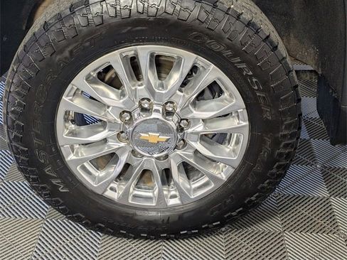 Used 2021 Chevrolet Silverado 2500 High Country w/ Technology Package image 8