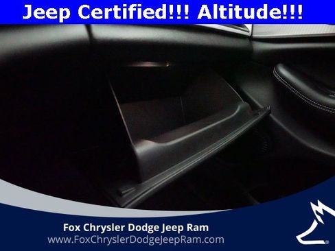 Used 2023 Jeep Grand Cherokee L Laredo image 31