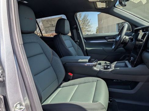 New 2026 GMC Terrain AT4 w/ Technology Package II AWD/4WD image 24