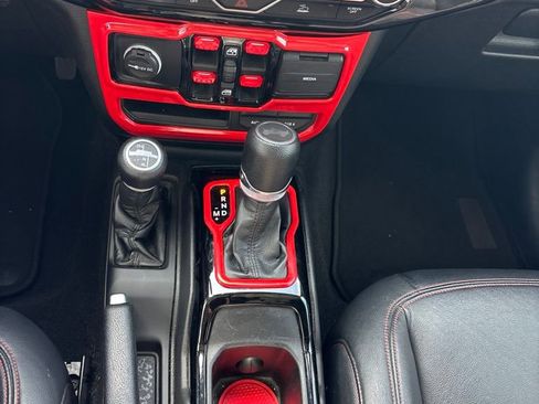 Used 2022 Jeep Wrangler Unlimited Sport AWD/4WD image 19