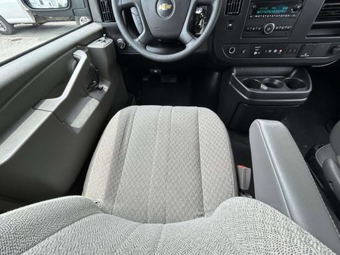 Used 2025 Chevrolet Express 3500 LT w/ LT Preferred Equipment Group RWD image 14