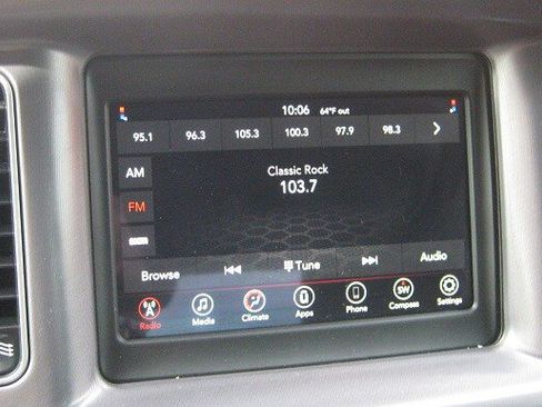 Used 2020 Dodge Charger SXT image 10