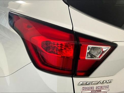 Used 2019 Ford Escape SEL image 29