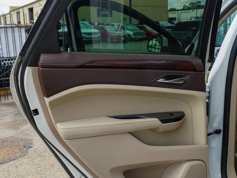 Used 2016 Cadillac SRX Luxury w/ Driver Awareness Package image 12