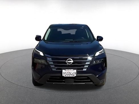 Used 2025 Nissan Rogue SV FWD image 3