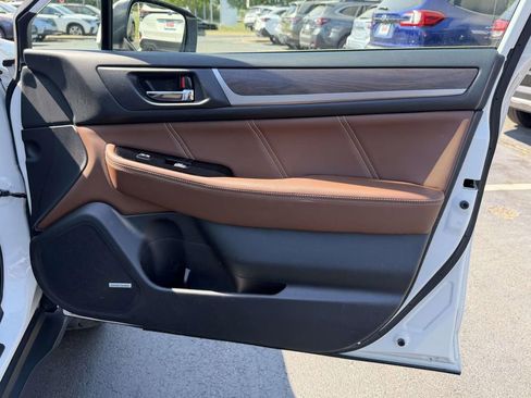 Used 2017 Subaru Outback 2.5i Touring w/ Popular Package #5A image 10