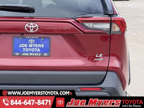 Used 2025 Toyota RAV4 LE image 6