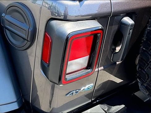 Used 2024 Jeep Wrangler Unlimited AWD/4WD image 22