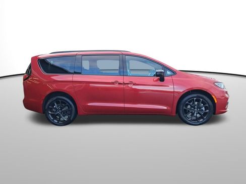 New 2026 Chrysler Pacifica Select image 7