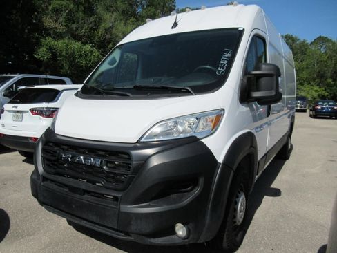 Used 2025 RAM ProMaster 2500 w/ Convenience Group FWD image 2