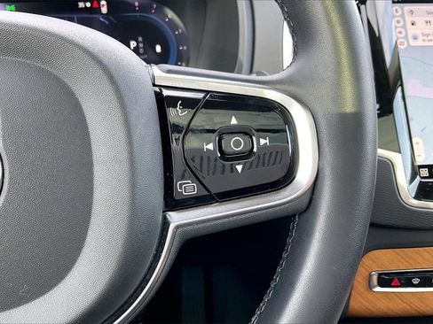 Used 2024 Volvo XC90 B6 Plus w/ Protection Package Premier image 19
