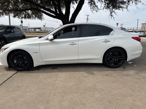 Used 2015 INFINITI Q50 Sport w/ Deluxe Technology Package image 2