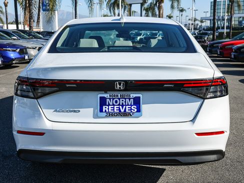Used 2024 Honda Accord EX image 8
