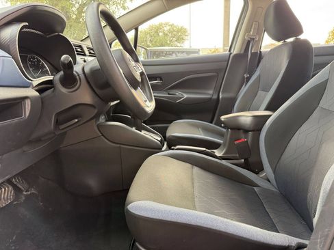 Used 2025 Nissan Versa SV FWD image 27