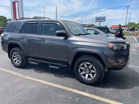 Used 2020 Toyota 4Runner TRD Off-Road image 2